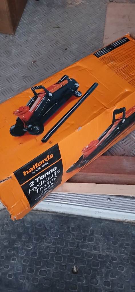 Halfords car jack
