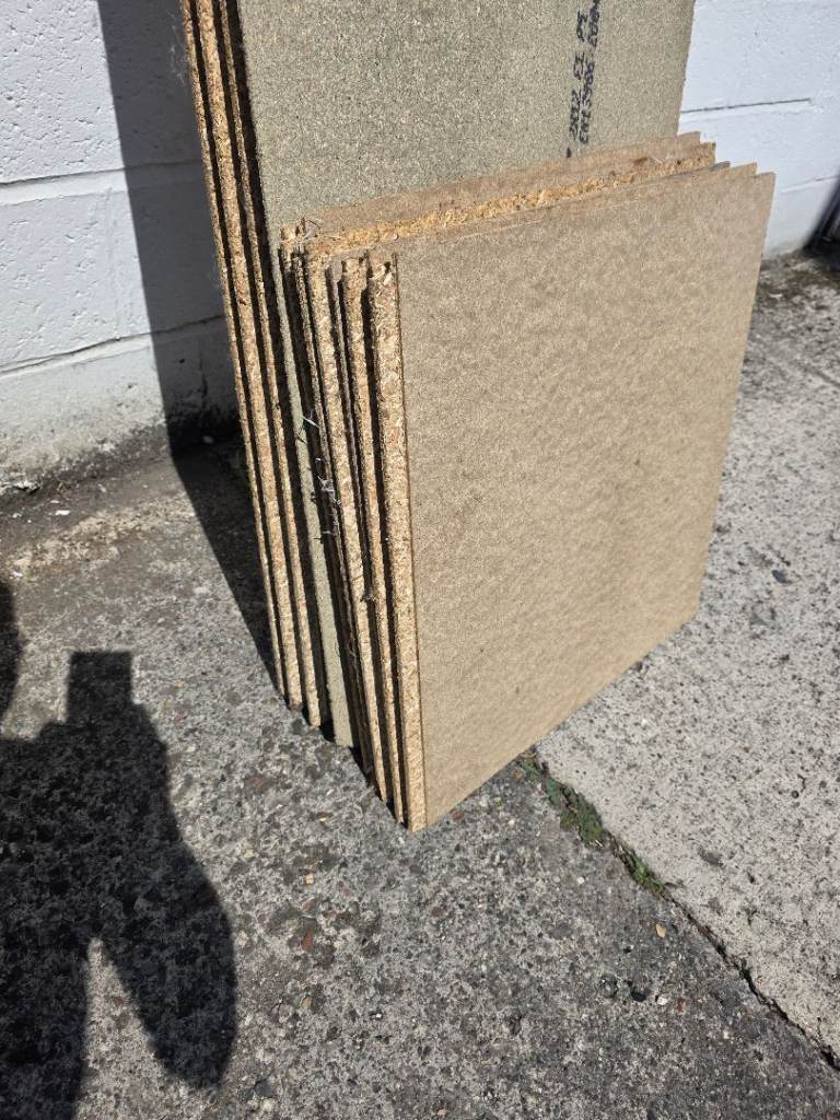 Moisture Resistant Flooring 2400mm x 600mm (8' x 2') x 22mm P5  Quantity 4 Sheets Hull delivery £10