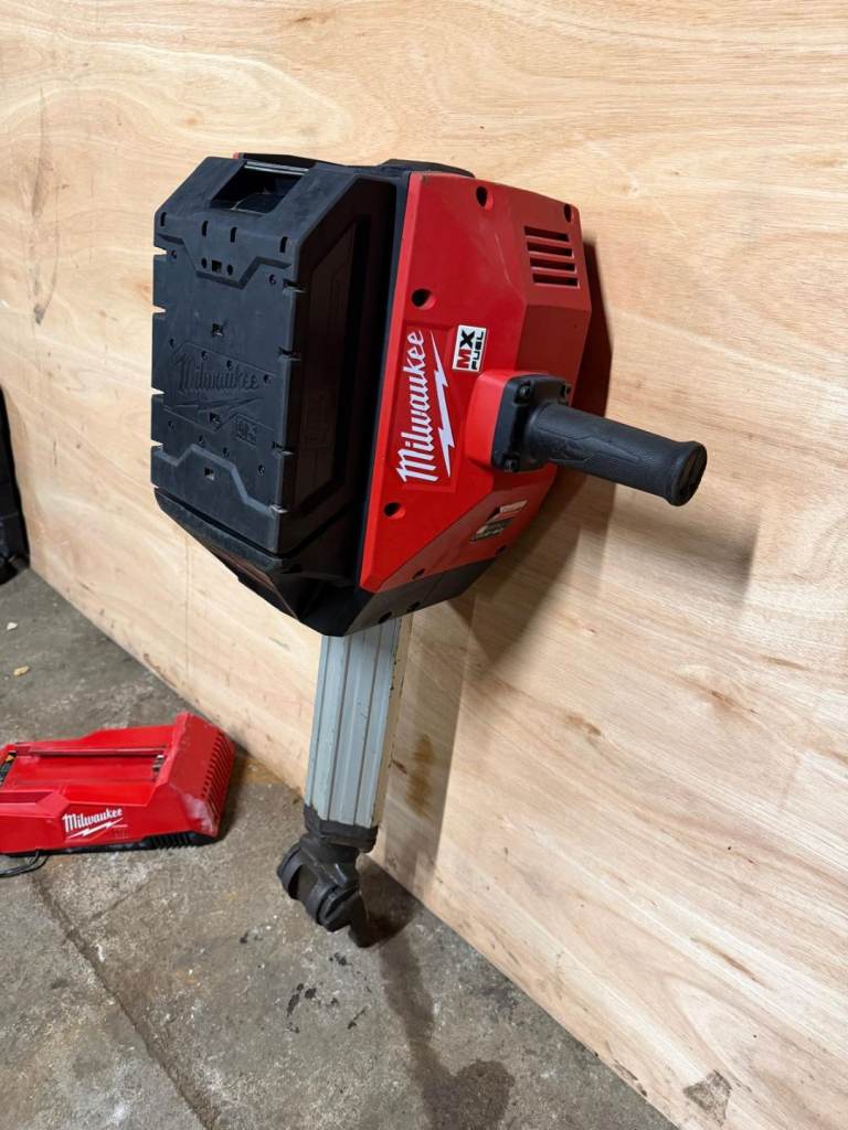 Milwaukee MX FDH2528H-602 Fuel 25KG Class 28MM Hex Demolition Hammer Breaker