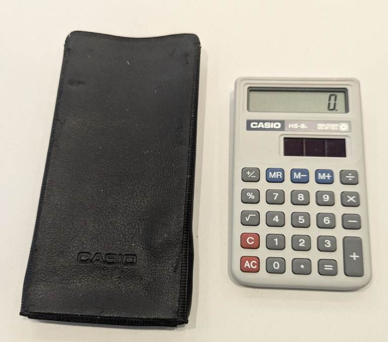 VINTAGE CASIO HS-8L SOLAR CELL POCKET ELECTRONIC CALCULATOR WITH CASE 1980’s