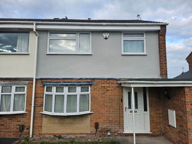 3 Bed Semi Detached Garage for rent Sinfin