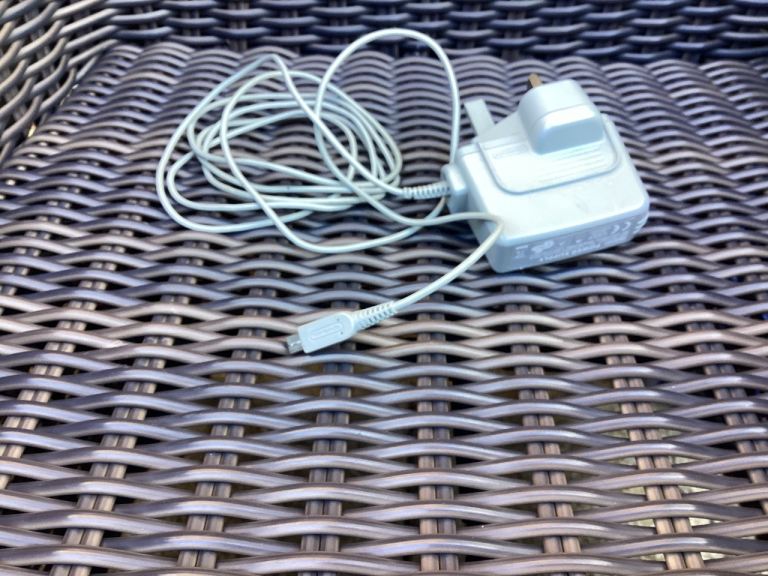 Official Nintendo DS/DSI Charger/Power Supply
