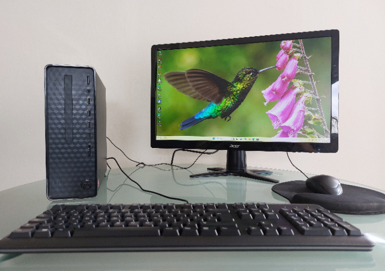 HP Desktop Computer/Processor AMD Athlon Gold 3150U / Memory 16GB-ddr4/ 256GB M.2 Windows 11 Home