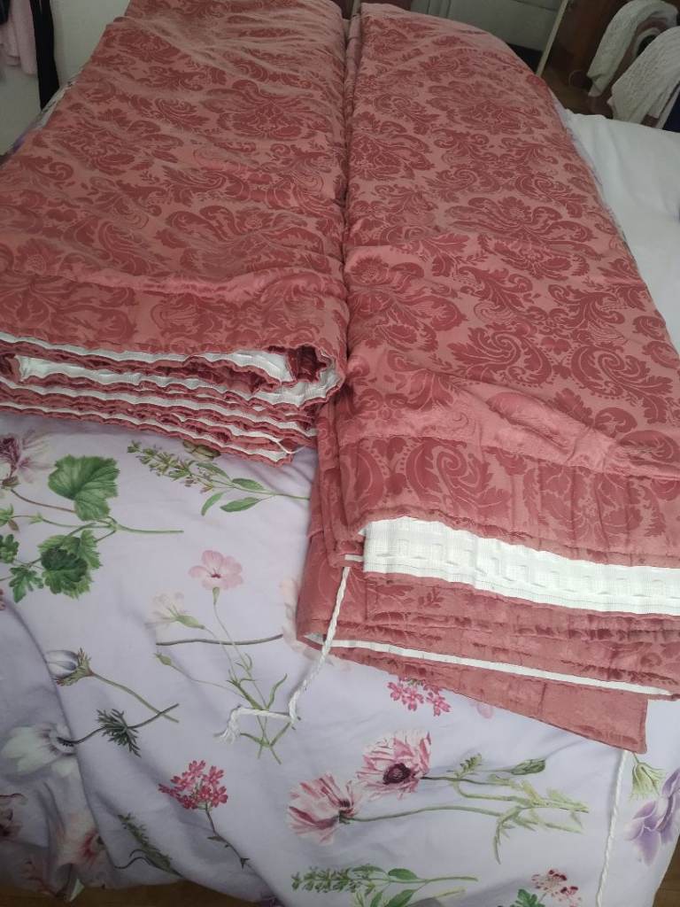 Pair of Pink Damask Pattern Curtains – Good Condition