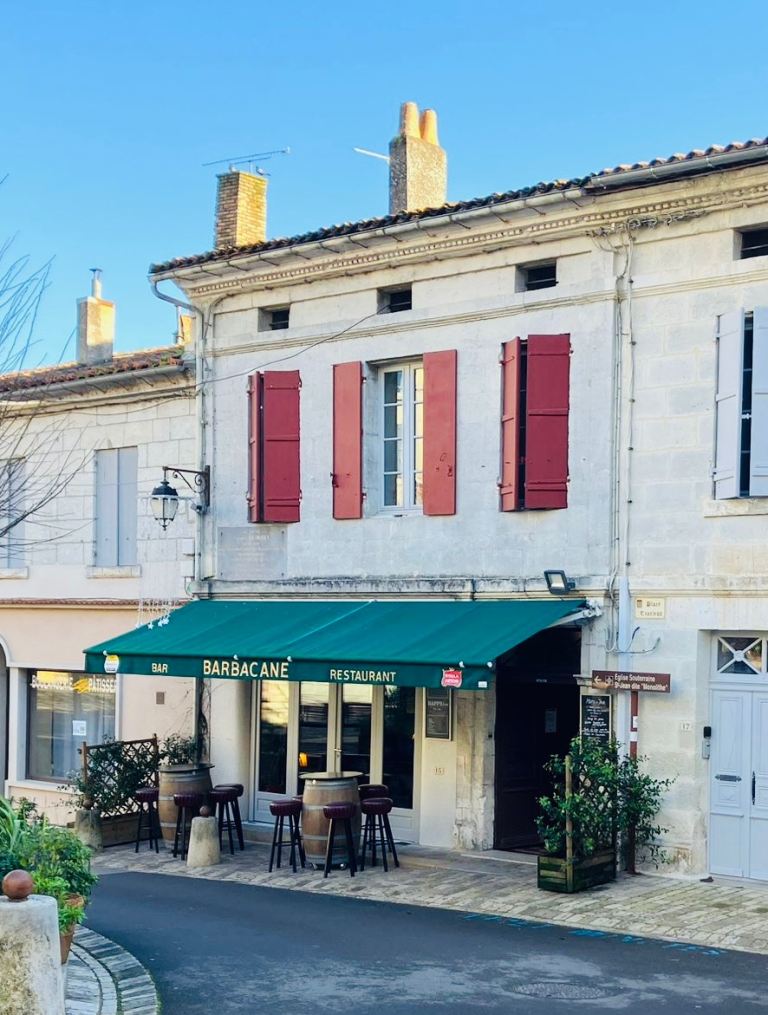 House in France near Bordeaux - Profitable Restaurant Business with Property in southwest France