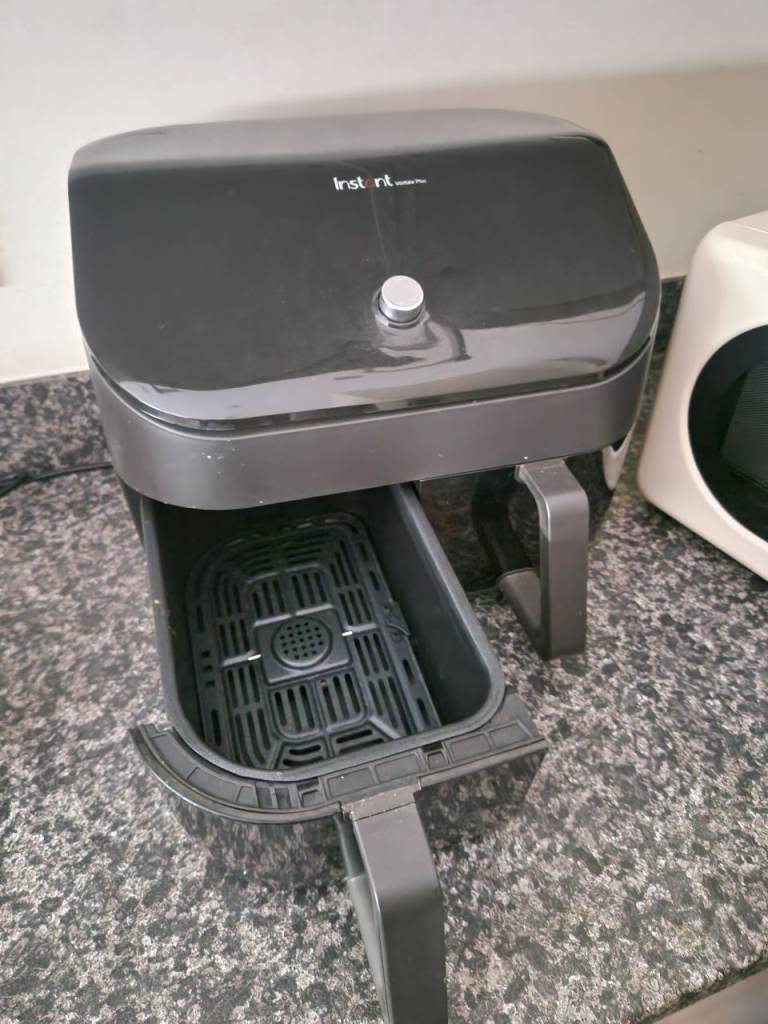 Instant Pot Vortex Air Fryer – Black, Good Condition