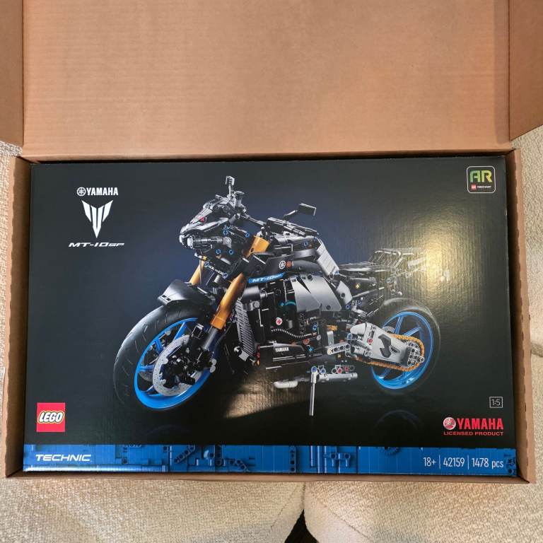 LEGO Technic Yamaha MT-10 SP Motorbike 42159