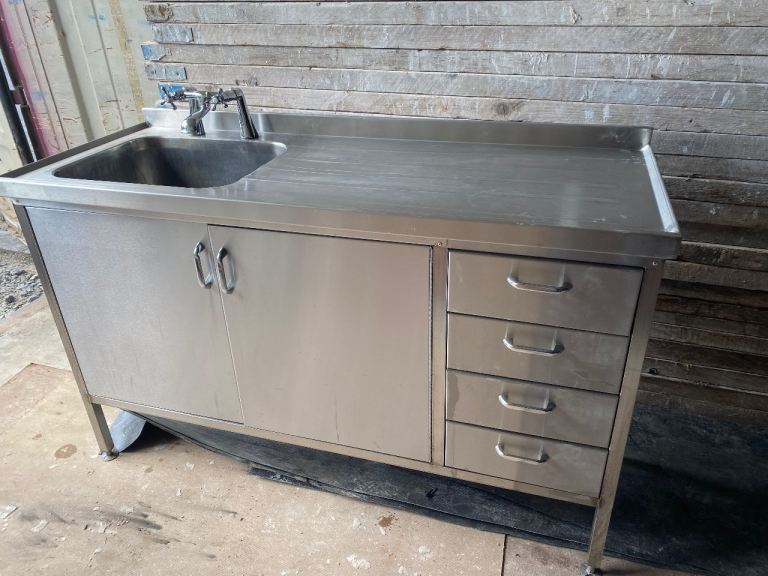 Free standing stainless steel sink