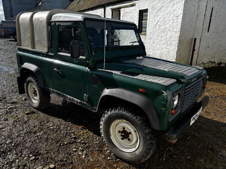 Landrover Defender 90 TD5 with Ifor Williams canopy