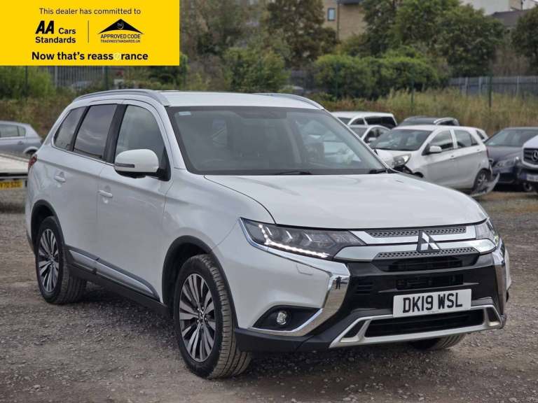 2019 Mitsubishi Outlander 2.0 MIVEC 4 SUV 5dr Petrol CVT 4WD Euro 6 (s/s) (150 ps) SUV Petrol Aut...