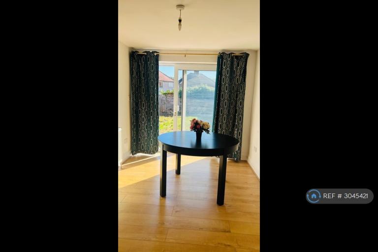 4 bedroom house in Taunton Avenue, Hounslow, TW3 (4 bed) (#3045421)