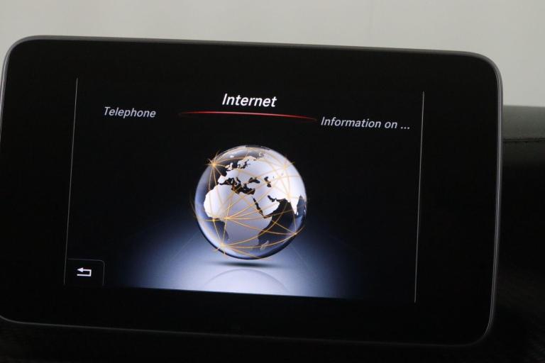 2018 Mercedes-Benz V-Class V250 d AMG Line 5dr Auto [Extra Long] MPV DIESEL Automatic