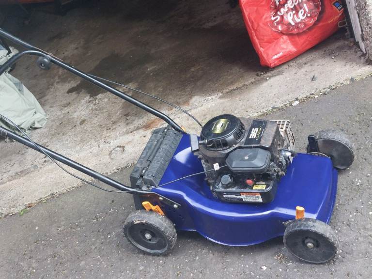 Petrol rotary lawnmower 