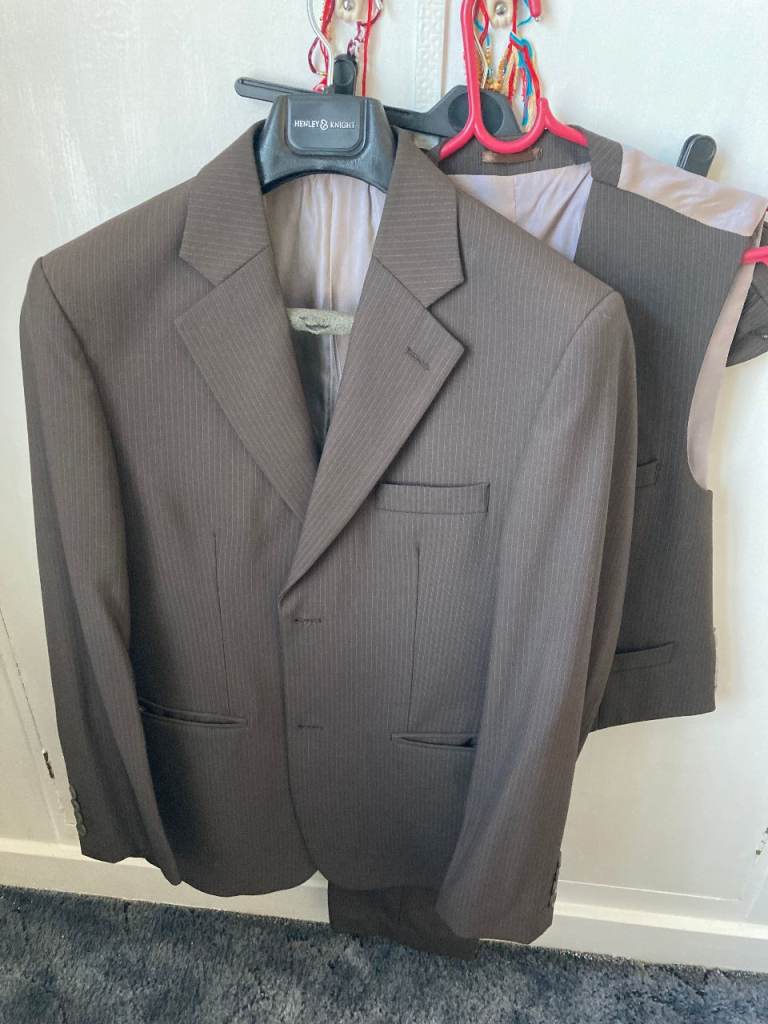 Three-piece Mens Brown Suit jacket, waistcoat and matching trousers set – post or collect