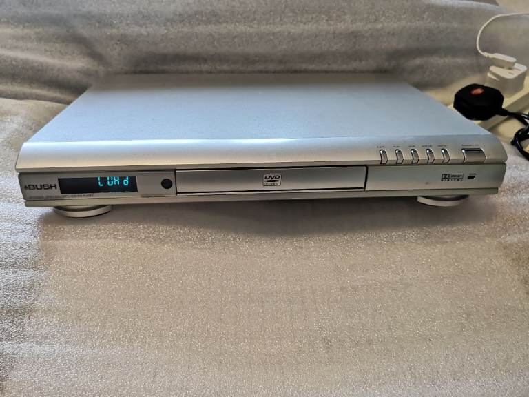 NOT WORKING -FOR PARTS-BUSH DVD2023/B DIGITAL VERSALITE DISK PLAYER