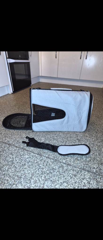 Cat carrier
