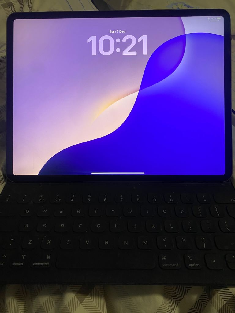 image for iPad Pro 12.9-inch 4th Generation 256GB with Apple Keyboard