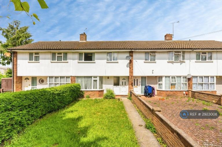 3 bedroom house in Ruskin Way, Aylesbury, HP20 (3 bed) (#2923008)