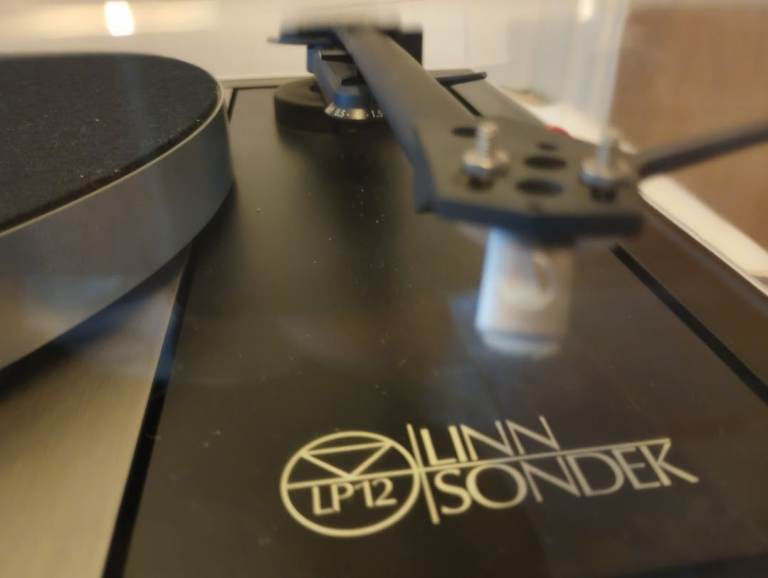 Linn Sondek LP-12 Turntable