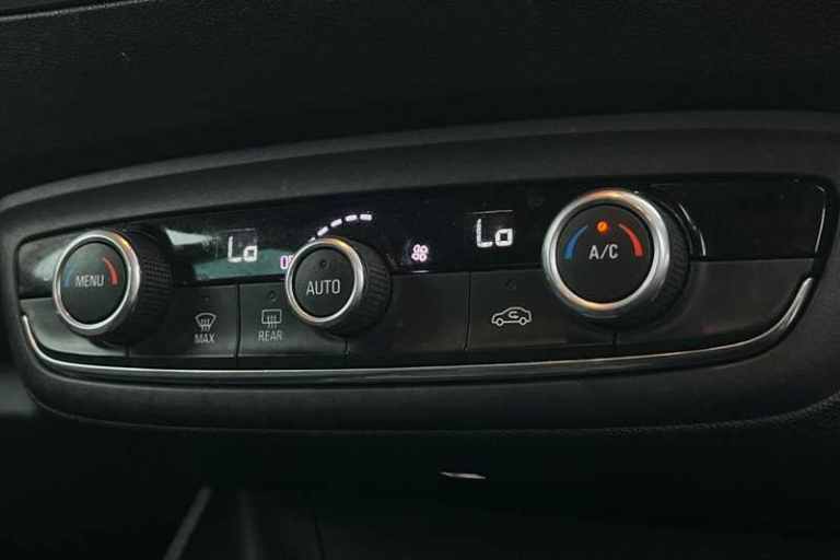 2019 Vauxhall Crossland X 1.2T ecoTec [110] Tech Line Nav 5dr [6 Spd] [S/S] HATCHBACK PETROL Manual