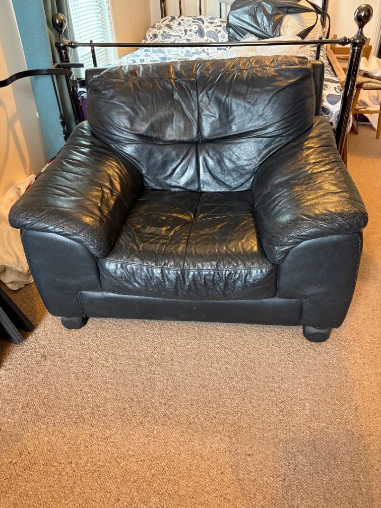 FREELarge leather armchair 