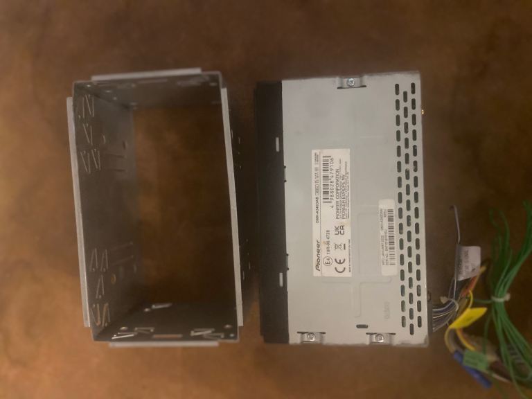 Pioneer touchscreen car radio 6.8 inch screen 