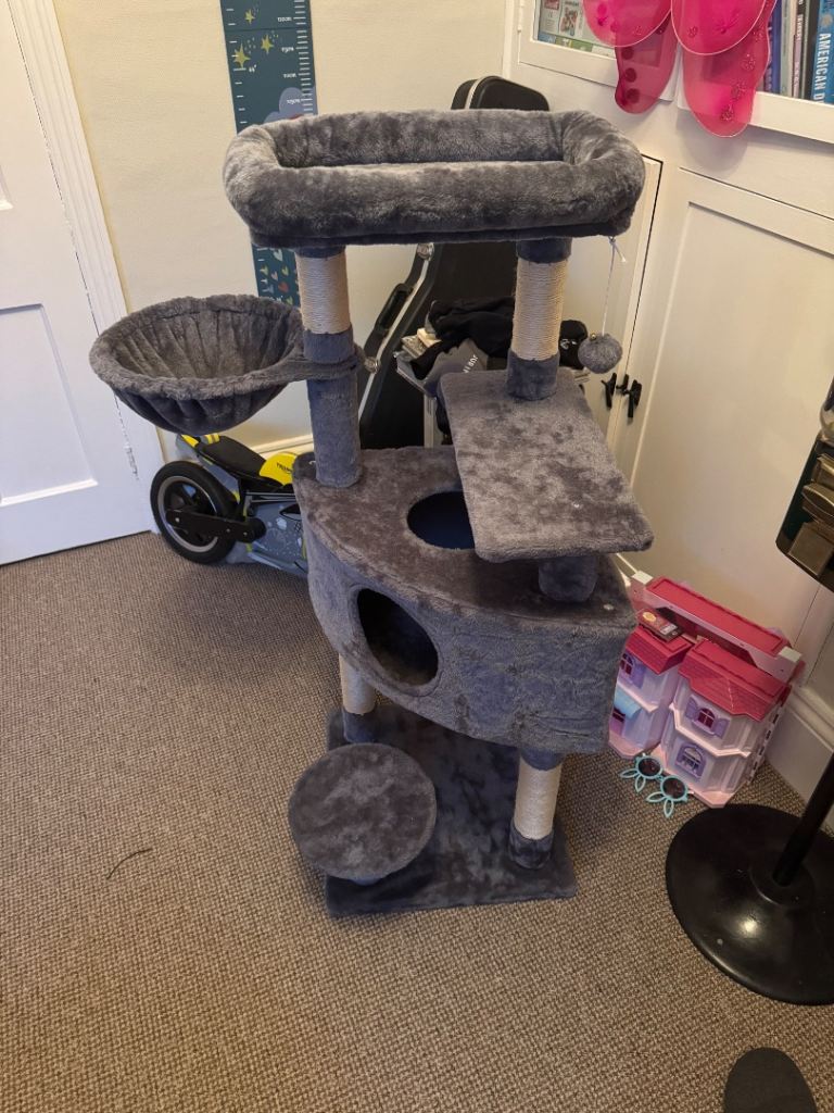 Cat tree