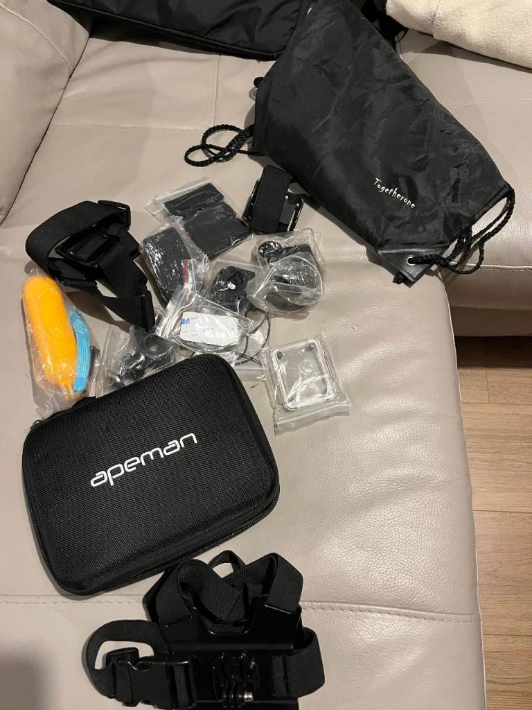 Apeman A70 body camera and full kit