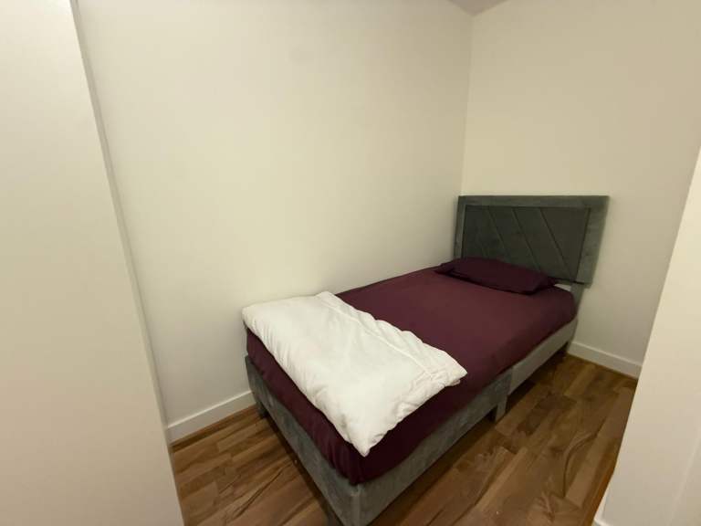 Spacious and Cosy Double Room for Rent in - UB5 6FQ