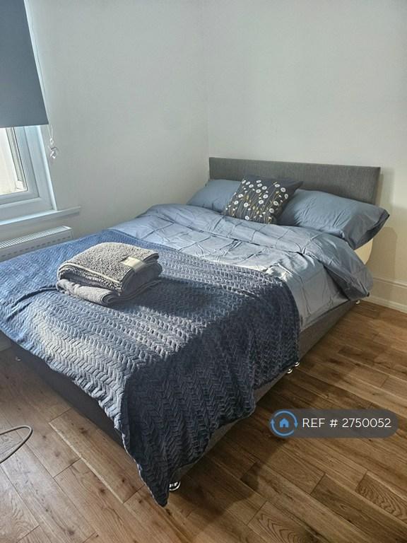 1 bedroom in Winchester Road, London, N9 (#2750052)