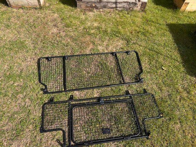 Landroover Puma Dog Guard