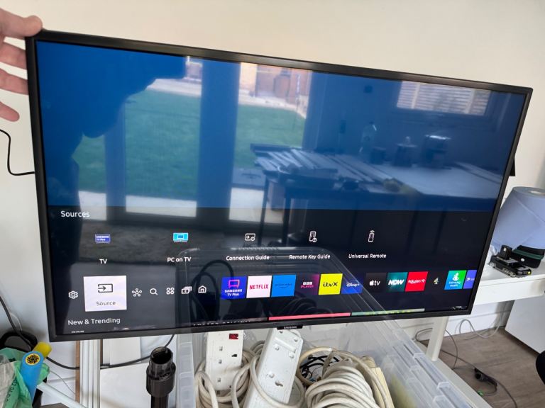 Samsung QE32Q50A QLED HDR Full HD Smart TV 32 inch 2021 model used