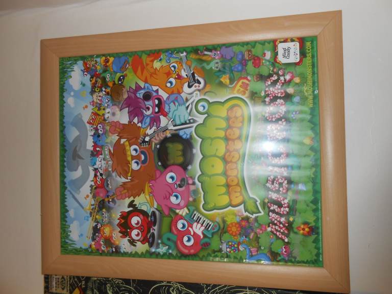 2 FRAMED PICTURES FOR KIDS ROOMS