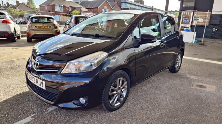 TOYOTA YARIS 1.0 VVT-i Icon+ 5dr, 2 Owners From New, MOT Feb 27, £35 Road Tax