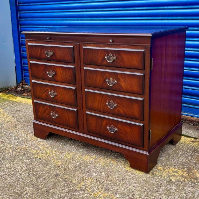 Vintage Mahogany Media/ Record Cabinet £68