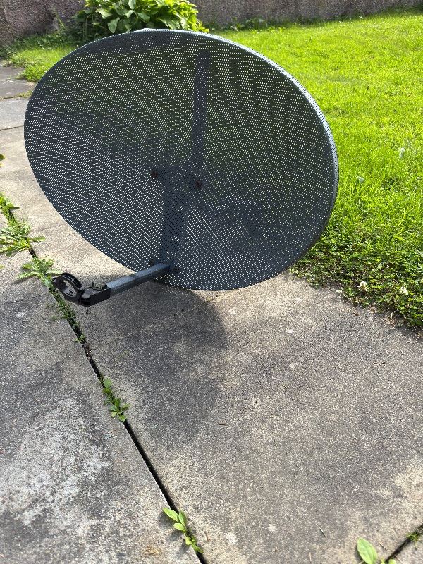 satellite dish with wall mount