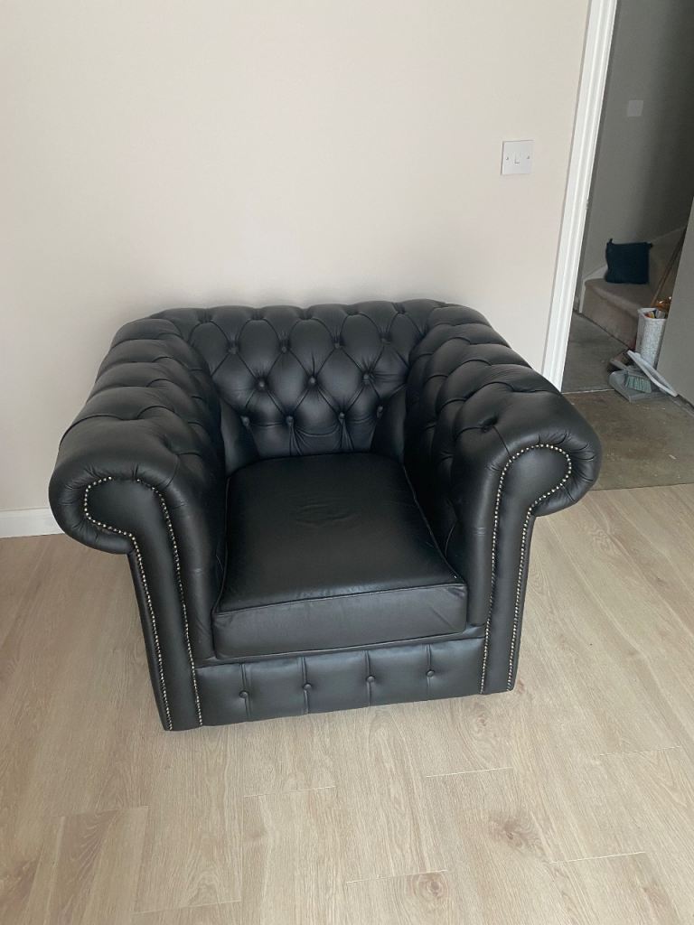 Chesterfield tub chair