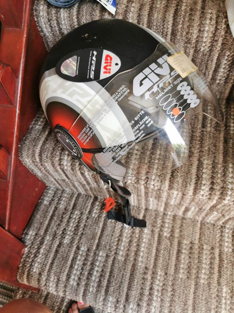 Crash helmet