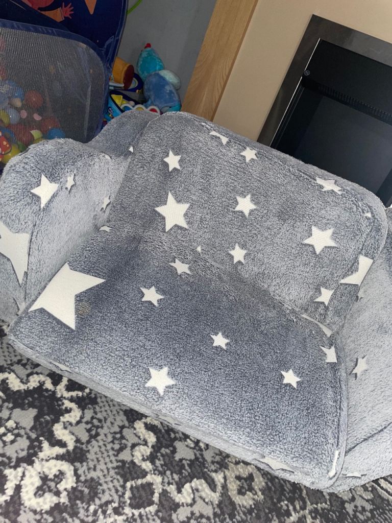 Kids Grey Star Fold-Out Chair – As Good As New