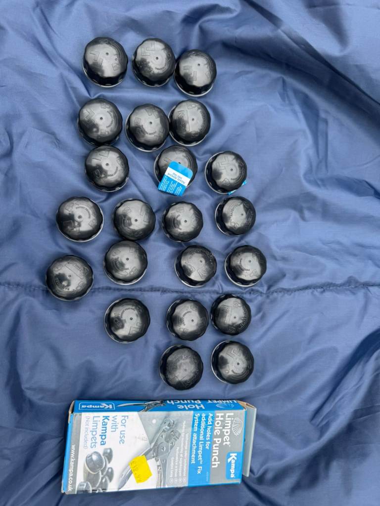Kampa Limpets with Hole Punch with 20 Limpets 