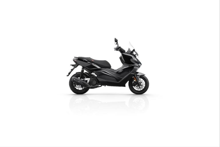 Lexmoto Aura 125 Fast 125cc Maxi Scooter Delivery & Finance UK/IRE
