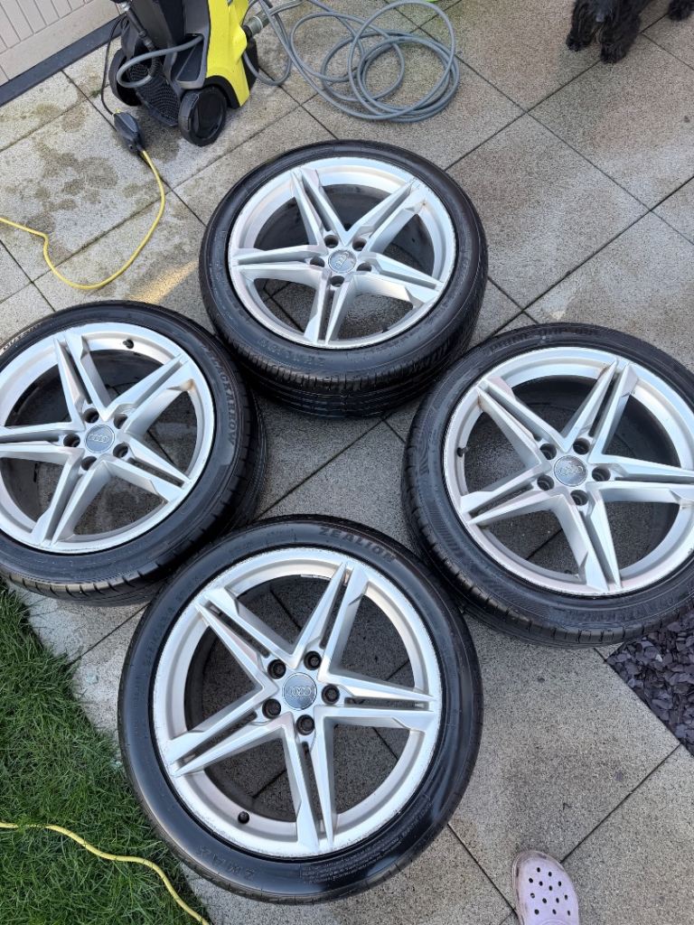 Audi A4 alloy wheels and tyres 