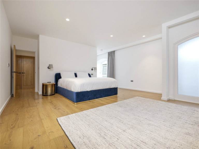 FREE superking bed Collection SW11 4NP must go this weekend
