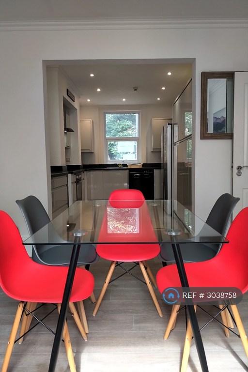 1 bedroom in Wellington Street, Gloucester, GL1 (#3038758)