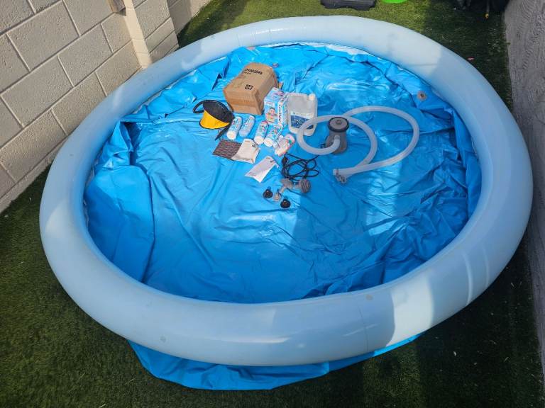 8 ft Swimming pool+pump+accessories 