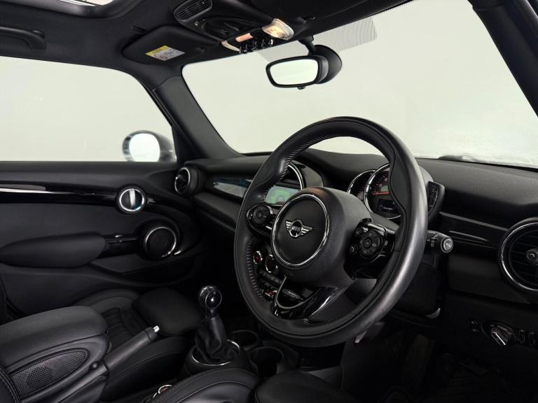 2019 MINI Hatch 1.5 Cooper Exclusive Euro 6 (s/s) 5dr HATCHBACK Petrol Manual