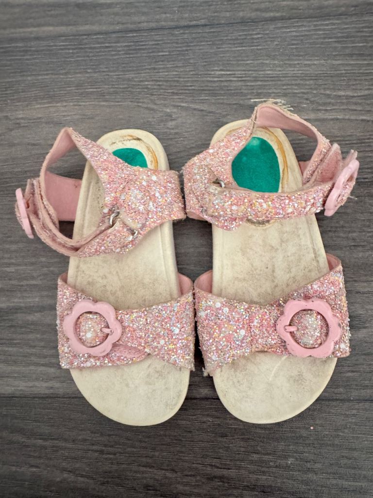 Free Sandals size 8 toddler 