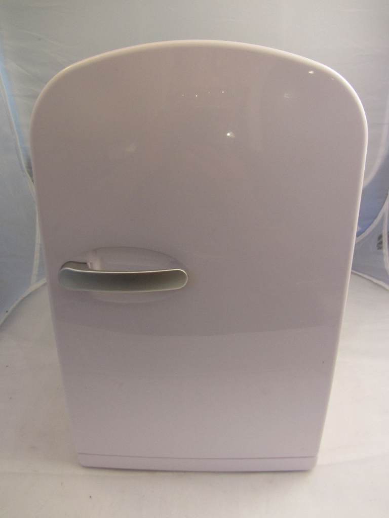 GUSTO MINI FRIDGE 12 VOLT AND MAINS