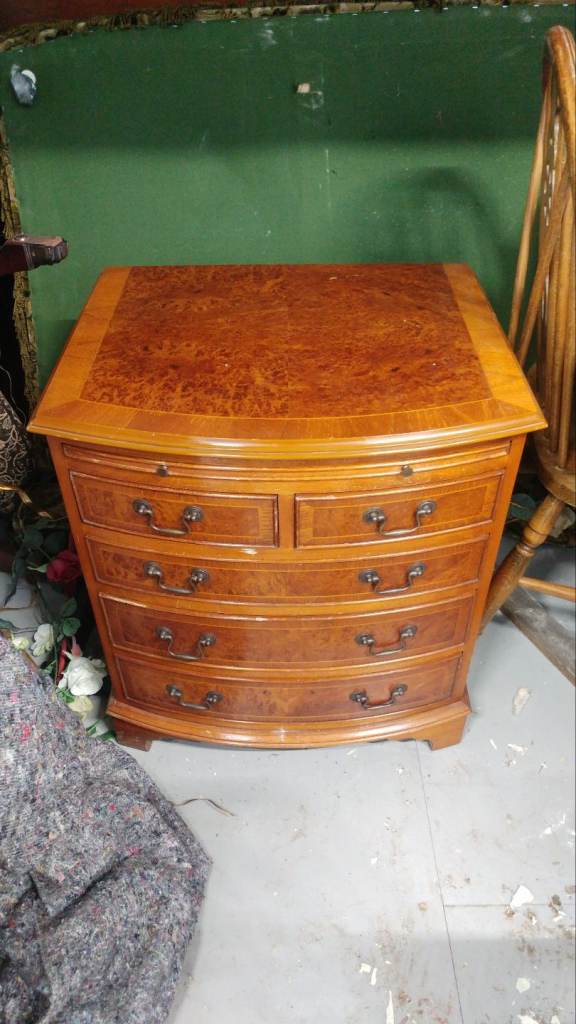 Victorian antiques vintage retro dresser with drawers and pull out extra surface top