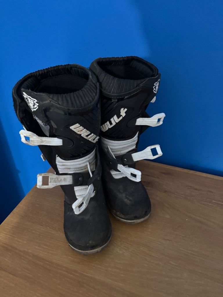 Children’s Trials Boots